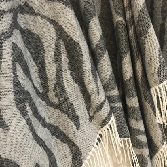 Zighilli wrap scarf - Picture 4 of 6